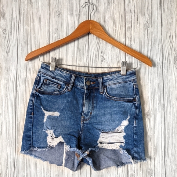 Fashion Nova Distressed Jean Short - Picture 1 of 1